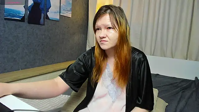 Snapshot of Nora_lovvvv chatting on 11/11/25, 10:04 Nora lovvvv online show from 11/11/25, 10:04