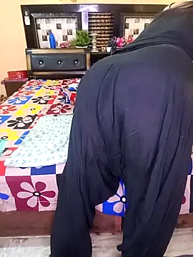 PRIYA 22 online show from 03/16/26, 05:44