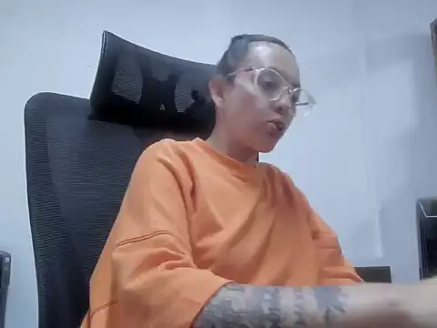 dalila macherano1 online show from 10/11/25, 07:01