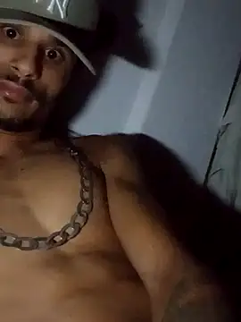 Snapshot of MorenoTatuado21c chatting on 09/14/25, 08:35 MorenoTatuado21c online show from 09/14/25, 08:35