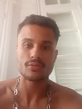 Snapshot of MorenoTatuado21c chatting on 09/22/25, 03:47 MorenoTatuado21c online show from 09/22/25, 03:47