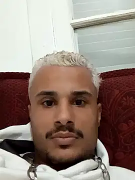 Snapshot of MorenoTatuado21c chatting on 09/25/25, 10:46 MorenoTatuado21c online show from 09/25/25, 10:46