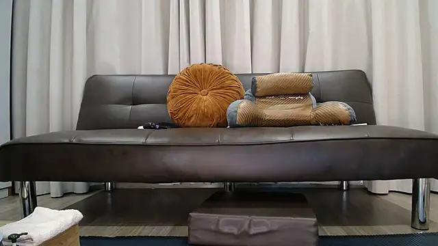 Liz Hu online show from 03/21/25, 02:40