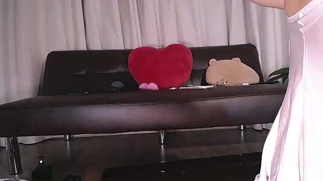 Liz Hu online show from 09/15/25, 03:23