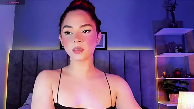 Arianna Ponce online show from 09/14/25, 07:51