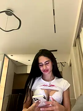 Snapshot of itsyourgirltee chatting on 11/13/25, 01:48 itsyourgirltee online show from 11/13/25, 01:48