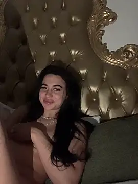 Snapshot of itsyourgirltee chatting on 04/20/26, 03:42 itsyourgirltee online show from 04/20/26, 03:42