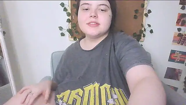 Snapshot of brattyprincessemma chatting on 09/12/25, 06:41 brattyprincessemma online show from 09/12/25, 06:41