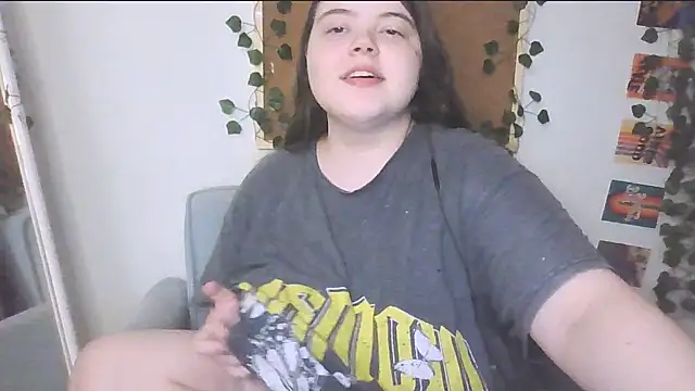 Snapshot of brattyprincessemma chatting on 09/13/25, 05:46 brattyprincessemma online show from 09/13/25, 05:46