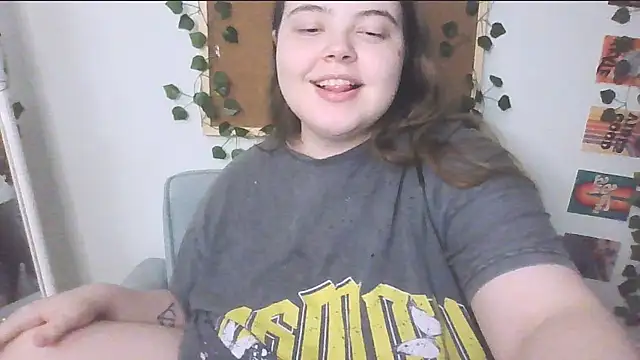 Snapshot of brattyprincessemma chatting on 09/19/25, 05:24 brattyprincessemma online show from 09/19/25, 05:24