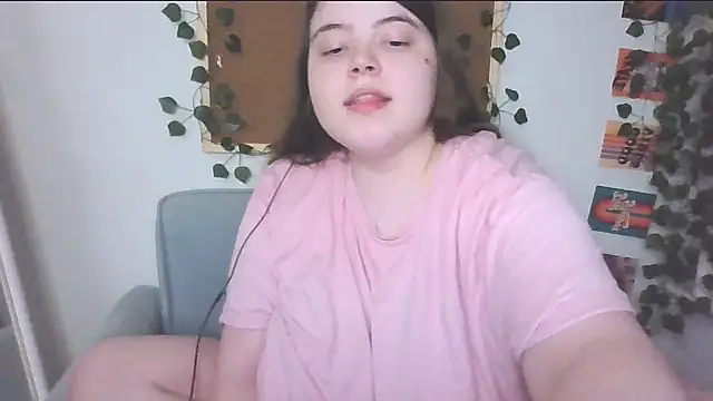 Snapshot of brattyprincessemma chatting on 10/03/25, 06:27 brattyprincessemma online show from 10/03/25, 06:27