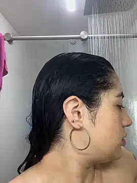 Snapshot of kylie444_ chatting on 09/12/25, 10:37 kylie444 online show from 09/12/25, 10:37