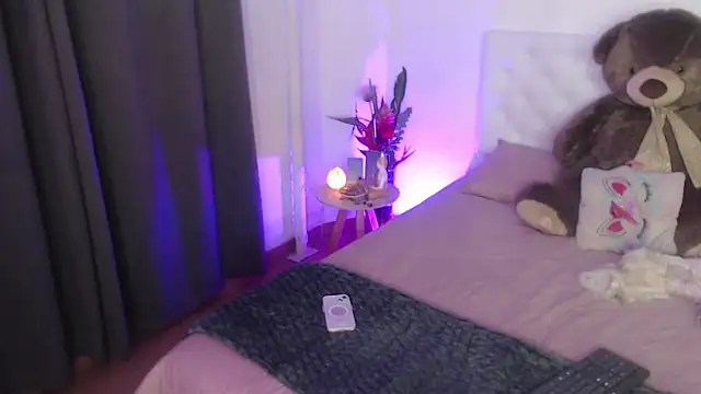 Snapshot of kylie444_ chatting on 10/11/25, 09:57 kylie444 online show from 10/11/25, 09:57