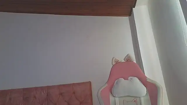 Crystal Star  online show from 10/24/25, 03:19