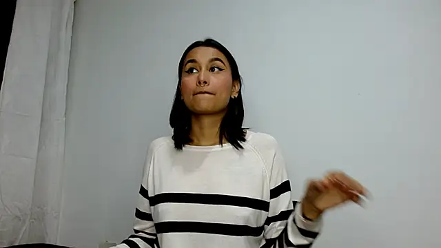 Gia Lee online show from 09/16/25, 02:45