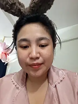 Snapshot of Minn-cute chatting on 04/20/26, 07:44 Minn-cute online show from 04/20/26, 07:44