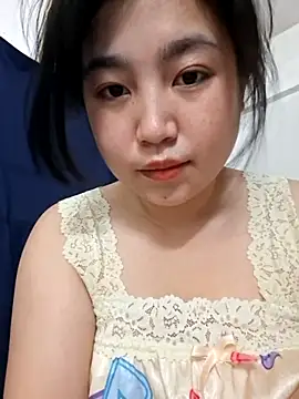 Snapshot of Minn-cute chatting on 04/24/26, 12:57 Minn-cute online show from 04/24/26, 12:57