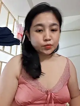 Snapshot of Minn-cute chatting on 05/06/26, 05:57 Minn-cute online show from 05/06/26, 05:57