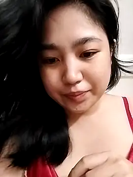 Snapshot of Minn-cute chatting on 05/12/26, 01:47 Minn-cute online show from 05/12/26, 01:47