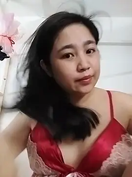 Snapshot of Minn-cute chatting on 05/21/26, 03:24 Minn-cute online show from 05/21/26, 03:24