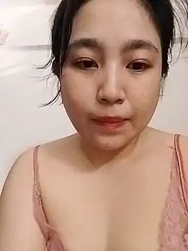 Snapshot of Minn-cute chatting on 05/27/26, 12:51 Minn-cute online show from 05/27/26, 12:51