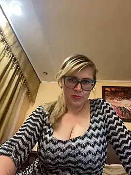 Crystal00Girl online show from 09/30/25, 08:58