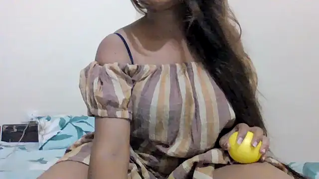 Snapshot of Little_toy_girl chatting on 07/07/26, 05:43 Little toy girl online show from 07/07/26, 05:43