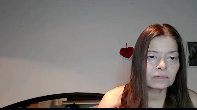 Snapshot of SexySarah177 chatting on 12/08/24, 09:08 SexySarah177 online show from 12/08/24, 09:08