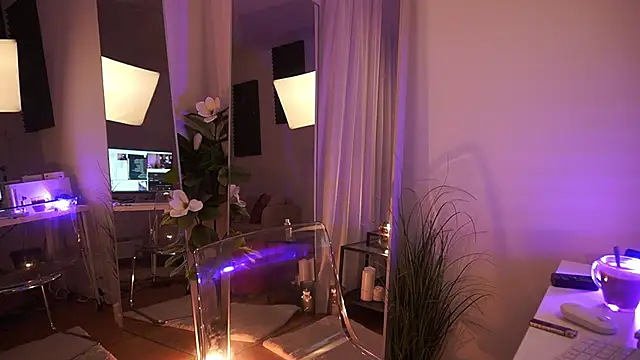 jeniffer foxx online show from 09/12/25, 04:45