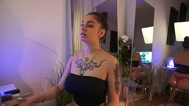 jeniffer foxx online show from 10/07/25, 03:47