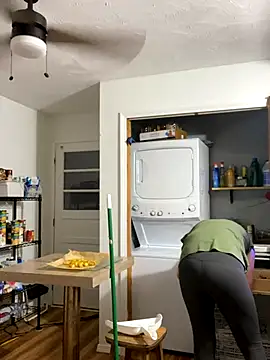 Mommasaurrex online show from 09/30/25, 11:32