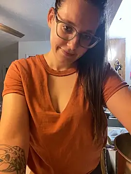 Mommasaurrex online show from 10/25/25, 10:48