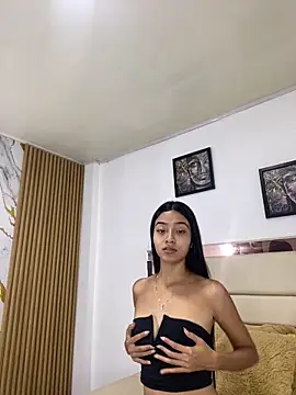 millycute18  online show from 10/07/25, 12:35