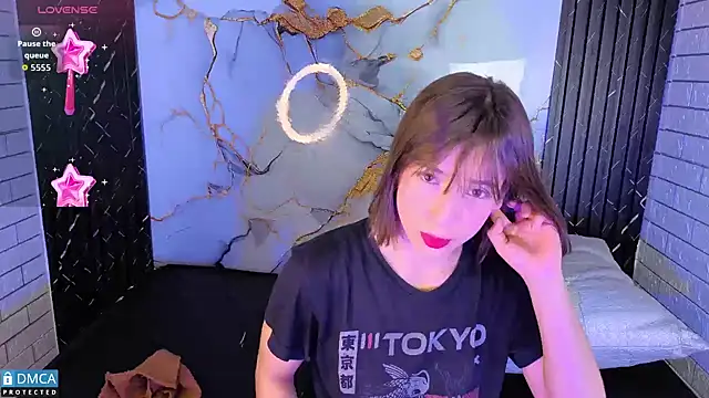 nena cupcake  online show from 11/03/25, 11:00