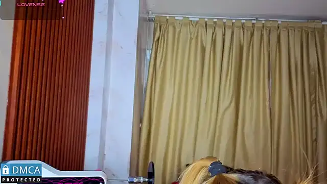 nena cupcake  online show from 03/03/26, 11:05