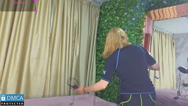 nena cupcake  online show from 03/11/26, 11:16