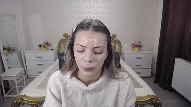 Snapshot of AmberTop chatting on 10/22/25, 06:46 AmberTop online show from 10/22/25, 06:46