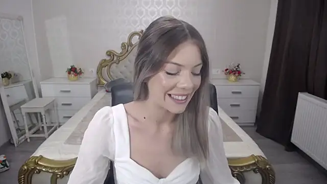 Snapshot of AmberTop chatting on 11/10/25, 08:35 AmberTop online show from 11/10/25, 08:35