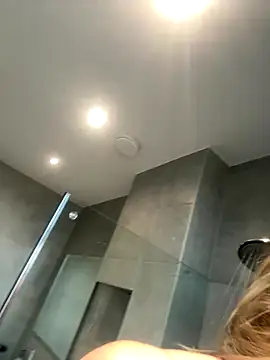 Snapshot of Chloemillerrxx chatting on 11/20/25, 12:38 Chloemillerrxx online show from 11/20/25, 12:38