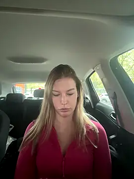 Snapshot of Chloemillerrxx chatting on 11/29/25, 01:36 Chloemillerrxx online show from 11/29/25, 01:36