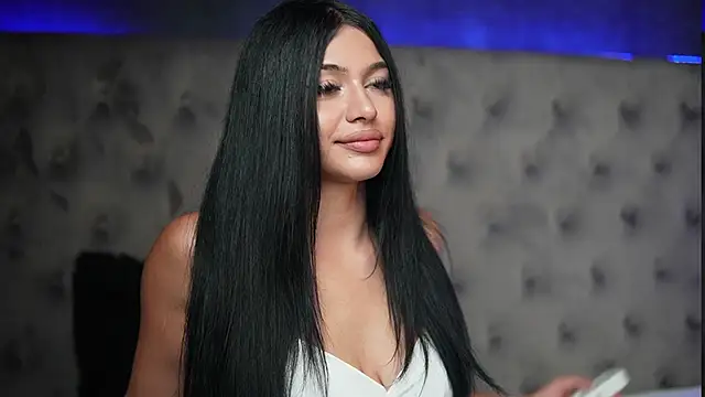 GiuliaSya online show from 09/14/25, 08:41