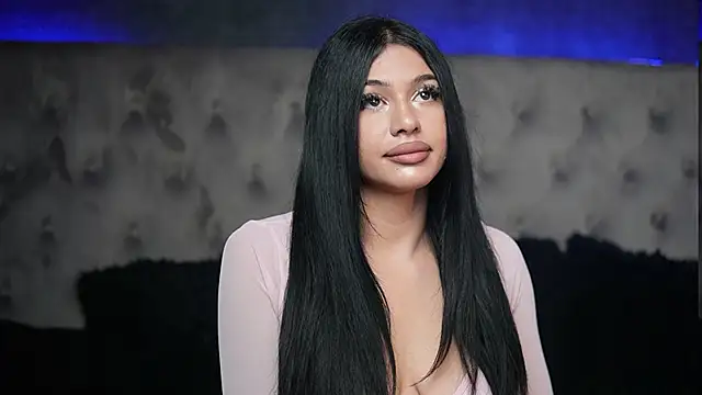 GiuliaSya online show from 09/15/25, 09:04