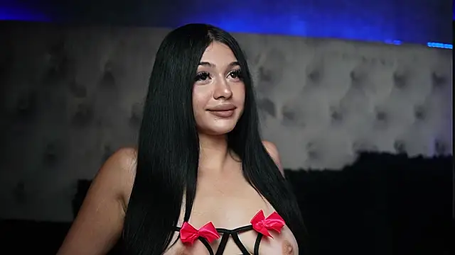 GiuliaSya online show from 09/18/25, 06:21