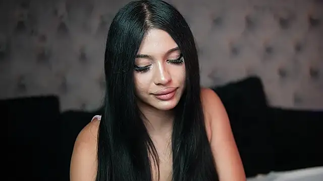 GiuliaSya online show from 09/23/25, 08:45