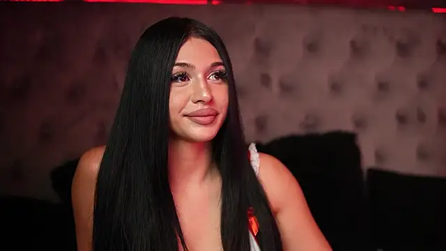 GiuliaSya online show from 09/28/25, 08:47