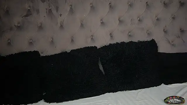 GiuliaSya online show from 10/13/25, 09:26