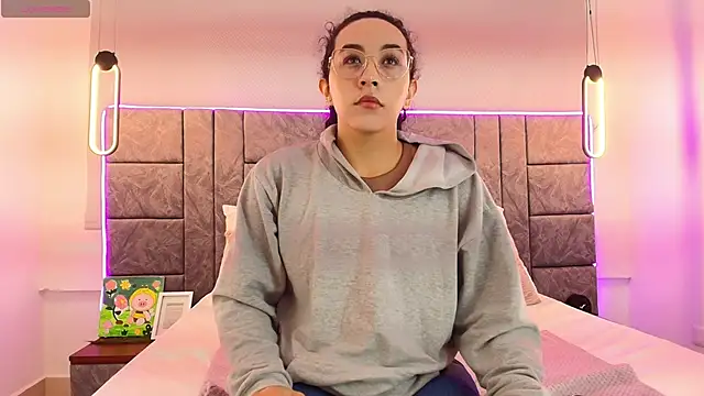 alehia cute online show from 10/17/25, 01:25