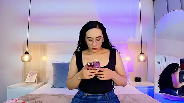 alehia cute online show from 11/18/25, 10:14