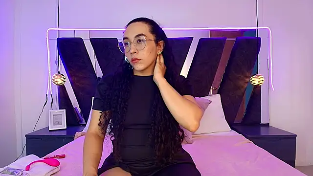 Snapshot of alehia_cute chatting on 03/16/26, 10:14 alehia cute online show from 03/16/26, 10:14