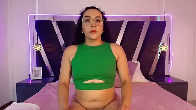 Snapshot of alehia_cute chatting on 04/08/26, 09:04 alehia cute online show from 04/08/26, 09:04